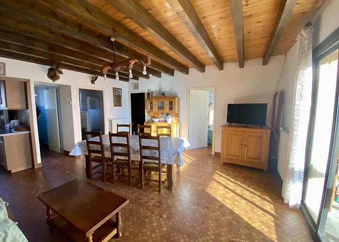 T3 A - 6 Pers., Cheminee, Veranda, Parking - Proche Commerces Et Pistes - Fr-1-758-16